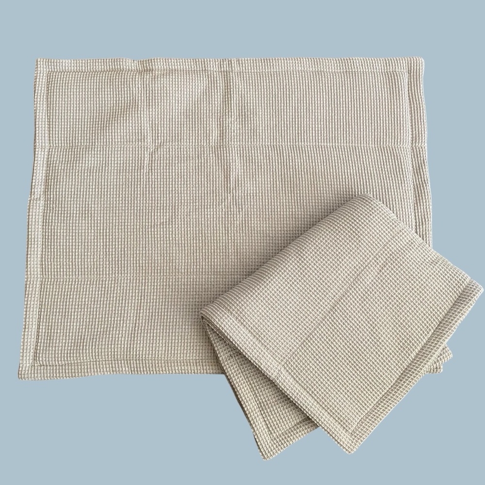 Beddy’s Harper Luxe Grey Waffle Weave Thermal Pillow Shams Set of 2 - Picture 5 of 12